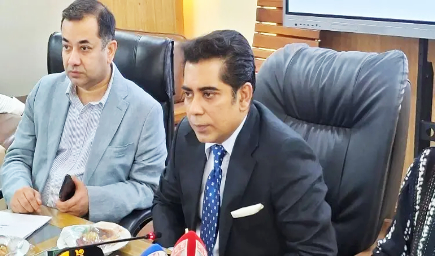গণমাধ্যমকে নিয়ন্ত্রণ নয়, স্বাধীনভাবে কাজের সুযোগ দিতে হবে: তথ্যমন্ত্রী পার্থ
